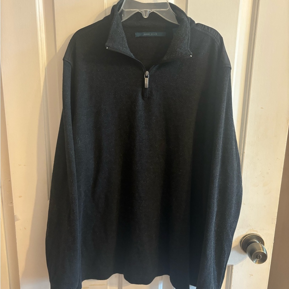Men’s Perry Ellis Black Zip Up Sweater-Super Nice-gently used